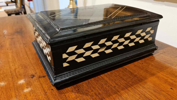 17th Century Flemish Bone Inlaid Ebonized Box - Image 7