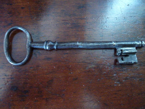 18th Century French Country Louis XV Bonnetiere - Image 14