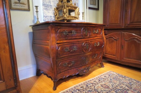 Rare French Louis XV Bombe Commode - Image 2