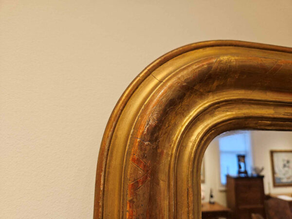 19th Century Louis Philippe Gilt Mirror having Incised Decoration. - Image 4