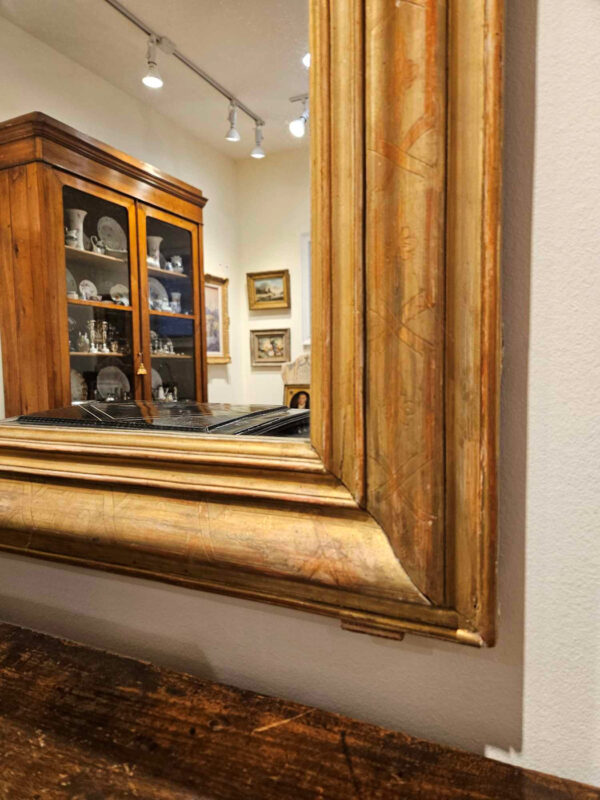 19th Century Louis Philippe Gilt Mirror having Incised Decoration. - Image 7