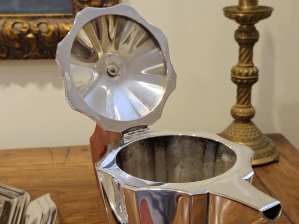Art Deco Italian 800 Silver Tea Set and Tray made by A. Cesa S. C. Silversmith, Alessandria Italy. - Image 15