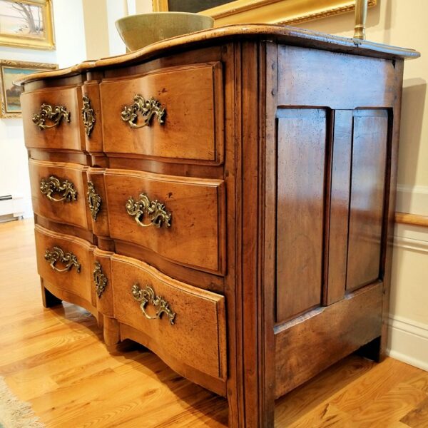 Early French Louis XV Walnut Commode - Image 17