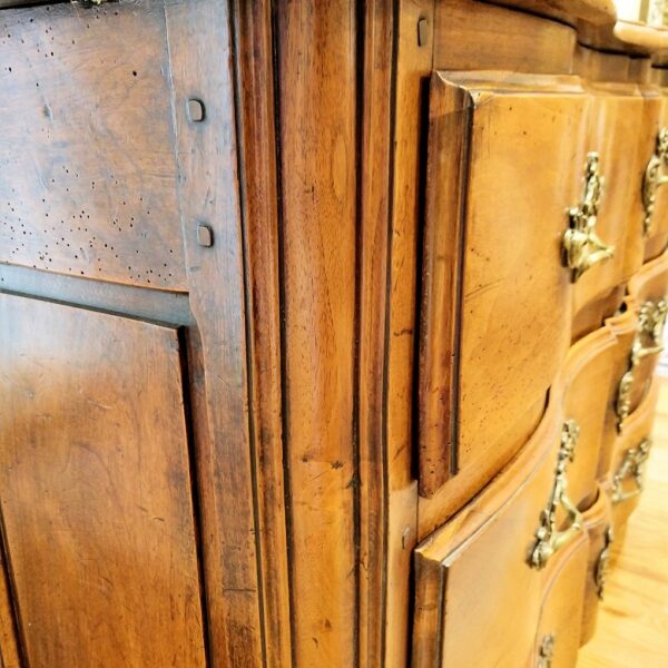 Early French Louis XV Walnut Commode - Image 18