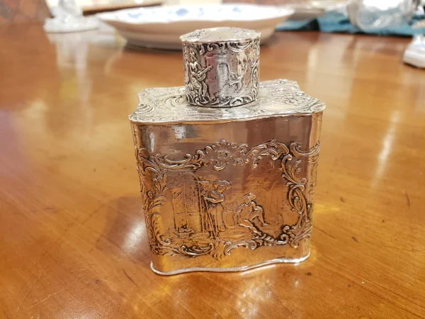Late 19th Century Gebruder Dingeldein Hanau Sterling Silver Tea Caddy. - Image 3