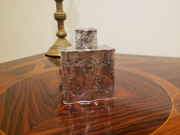 Late 19th Century Gebruder Dingeldein Hanau Sterling Silver Tea Caddy. - Image 4