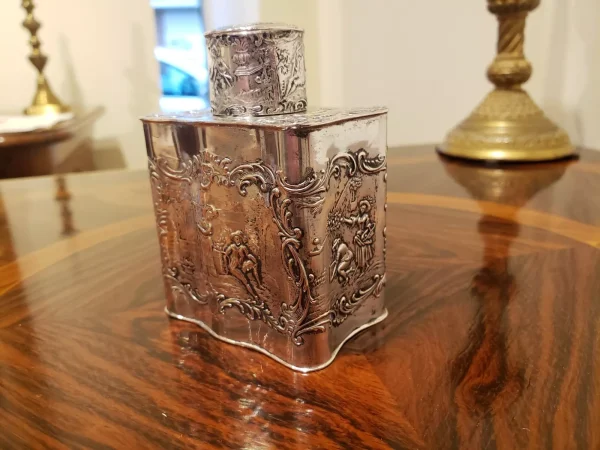 Late 19th Century Gebruder Dingeldein Hanau Sterling Silver Tea Caddy. - Image 7