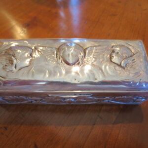 William Comyns & Sons 1885-1953 Sterling Silver Box.