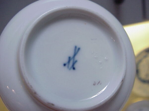 Meissen Strewn Flower Dessert Set with Rare Mark - Image 10