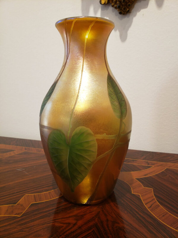 Tiffany Studios Leaf and Vine Carved Cameo Glass Vase - Image 4