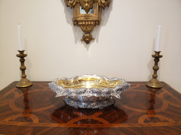 Rare American Parcel-Gilt Silver Centerpiece Bowl, Tiffany & Co., New York, Circa 1891-1902