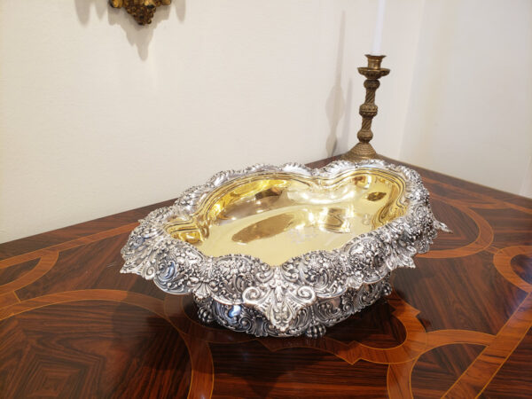 Rare American Parcel-Gilt Silver Centerpiece Bowl, Tiffany & Co., New York, Circa 1891-1902 - Image 4